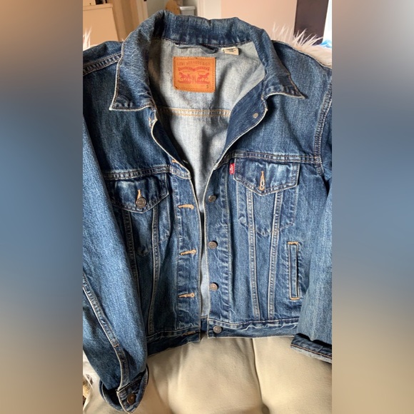 Levi’s Trucker Jacket - Picture 2 of 3